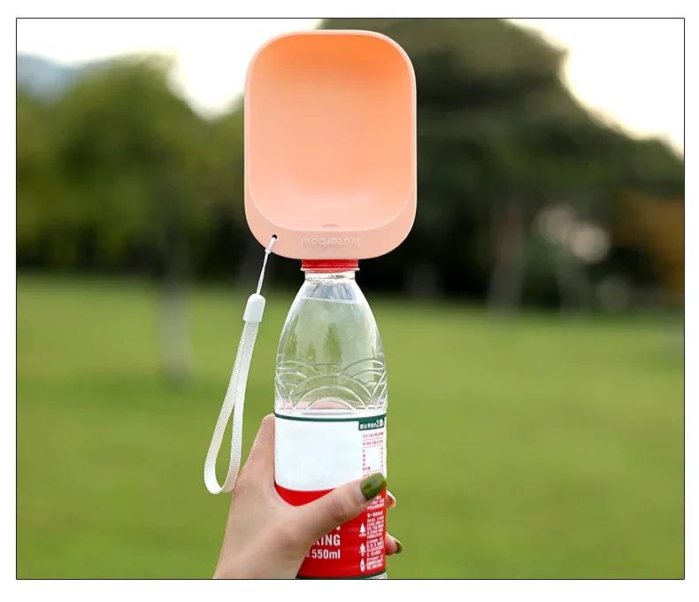 Adaptador para botellas de agua portátil para perros y gatos